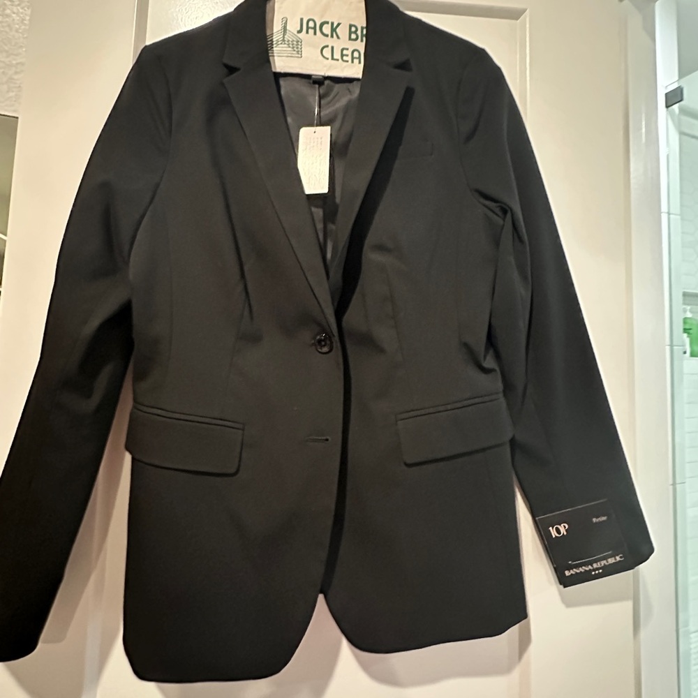 Banana Republic women’s black blazer
